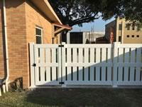 5 foot tall semi-private vinyl fence